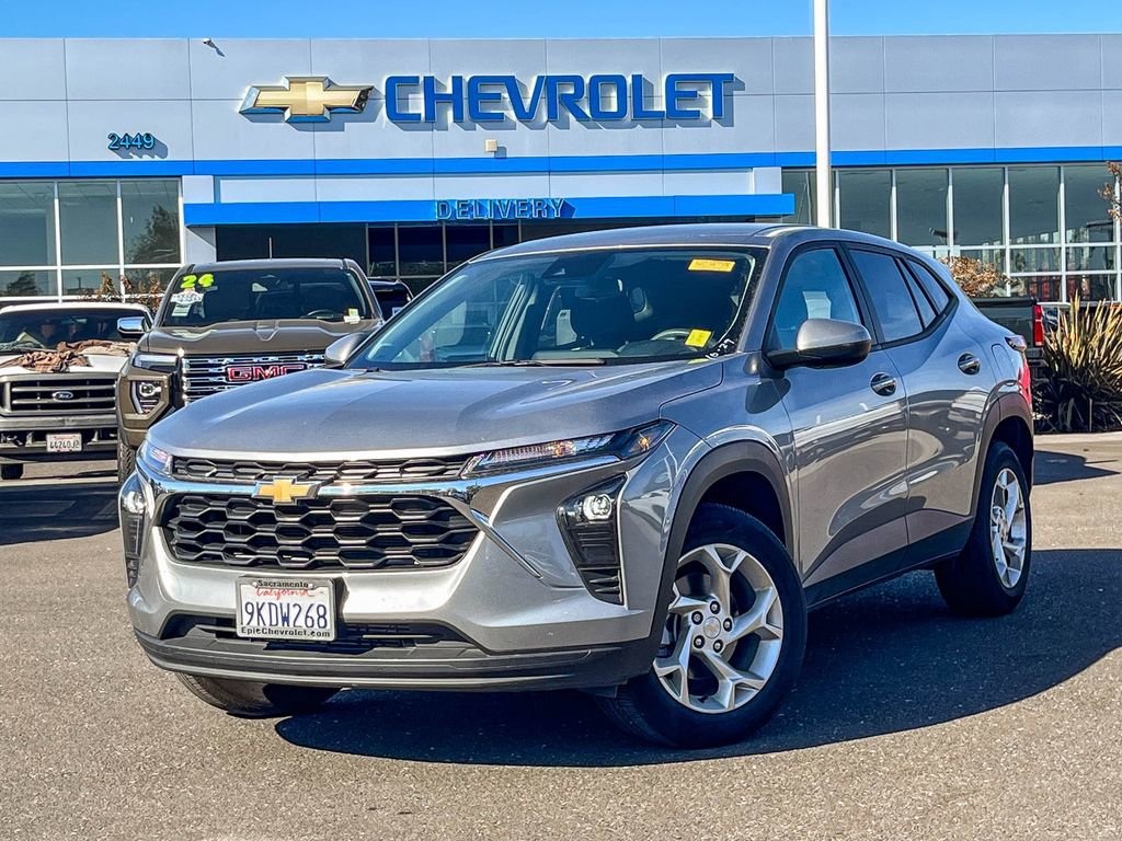 Used 2024 Chevrolet Trax LS w/ LS Convenience Package