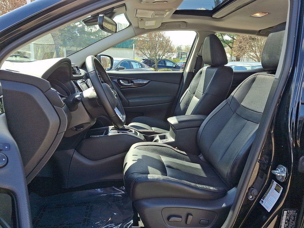 Used 2019 Nissan Rogue Sport SL w/ Premium Package image 15