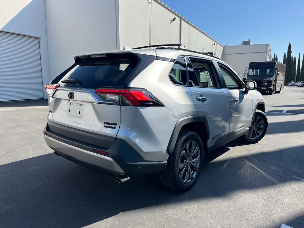 Used 2022 Toyota RAV4 Limited image 7