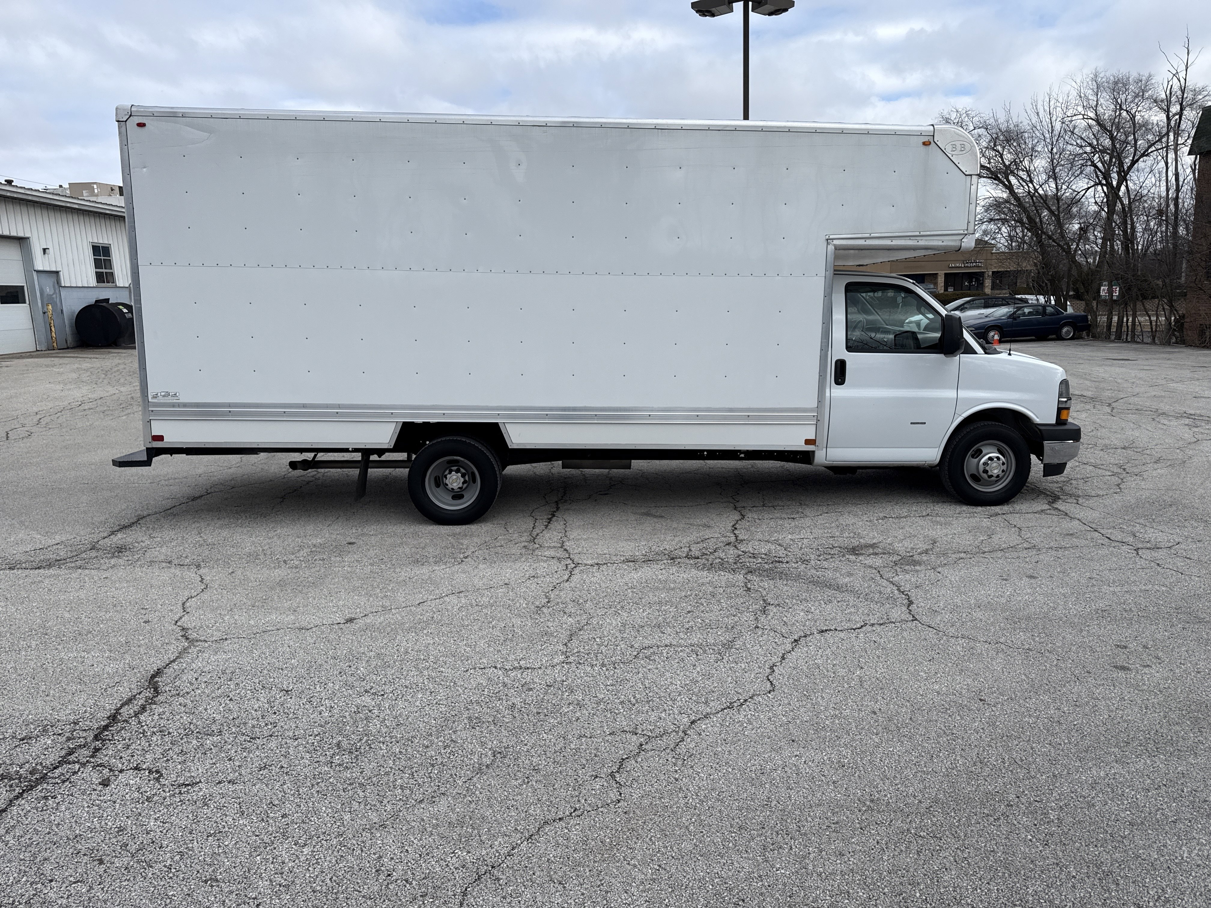 Used 2023 Chevrolet Express 3500 w/ Power Convenience Package image 12