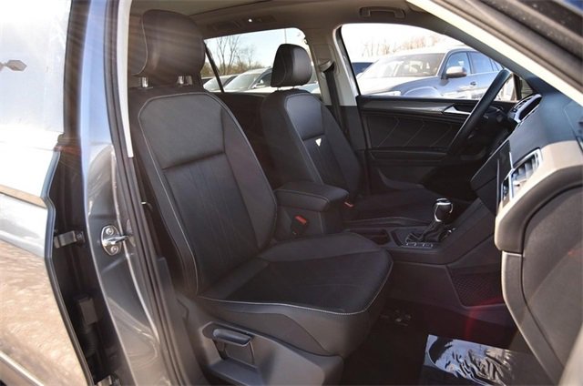 Certified 2022 Volkswagen Tiguan SE w/ Panoramic Sunroof Package image 20