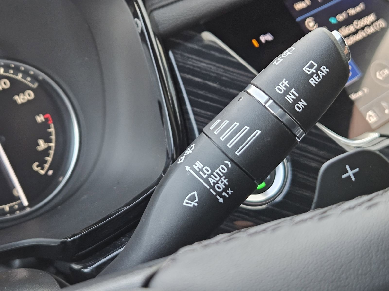 Certified 2025 Cadillac XT6 Premium Luxury image 27