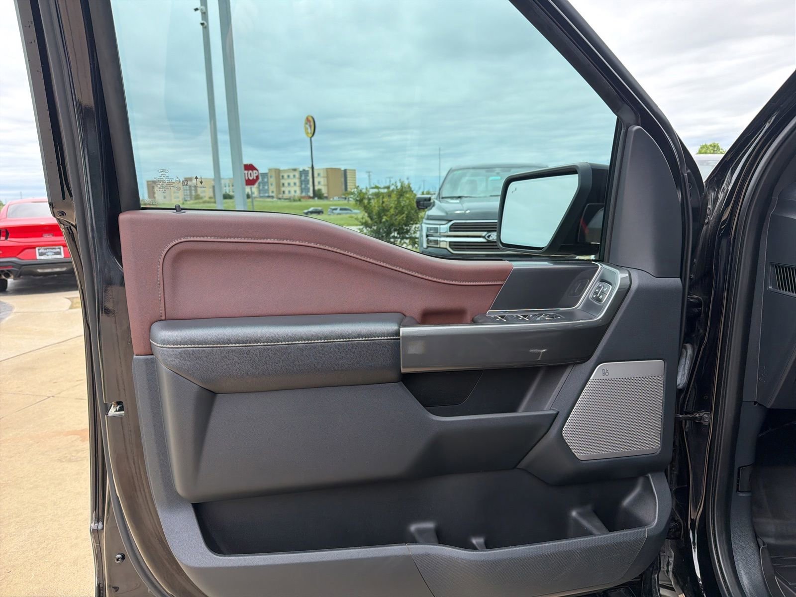 Used 2022 Ford F150 Lariat AWD/4WD image 15