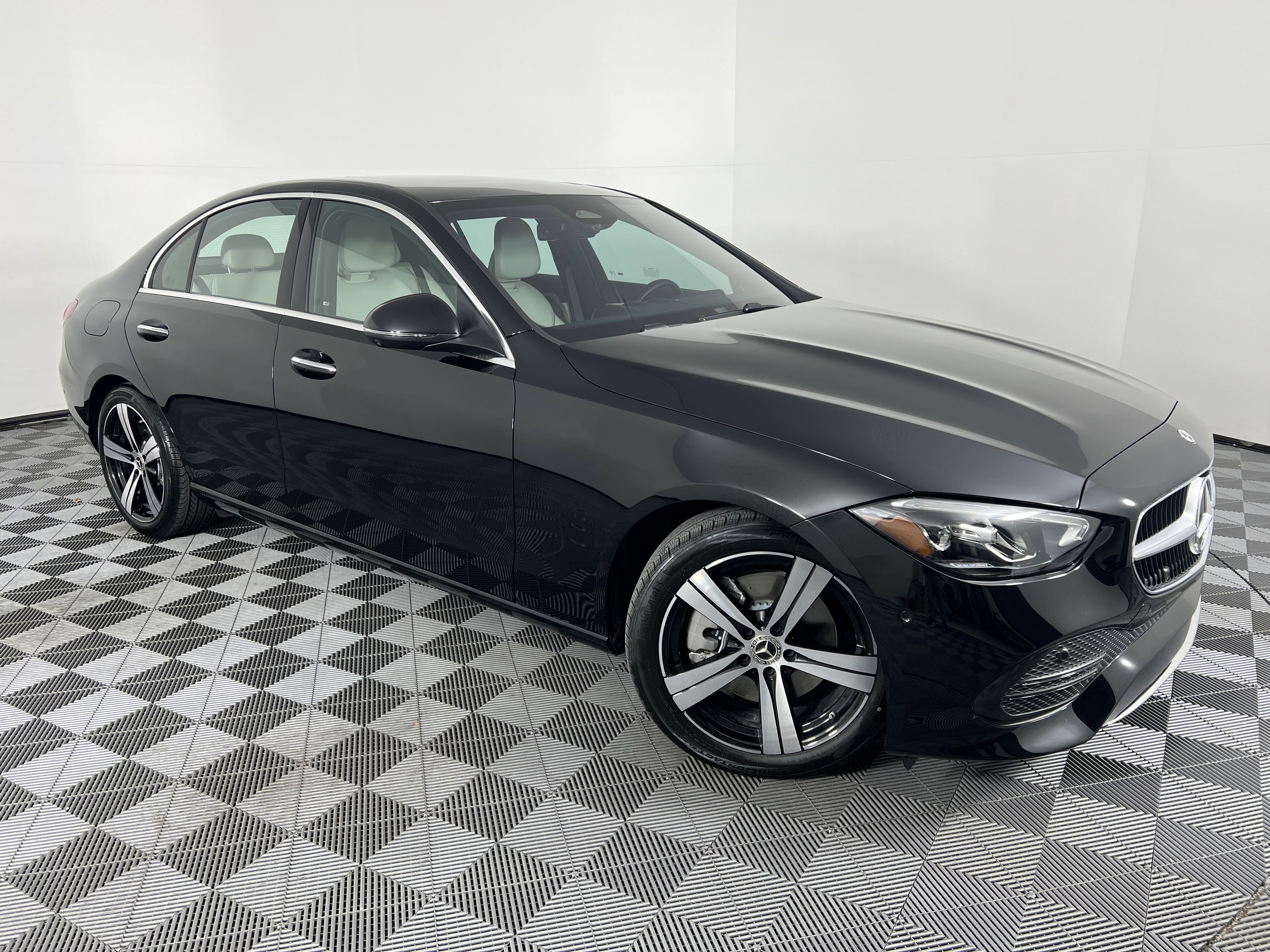 Certified 2025 Mercedes-Benz C 300 4MATIC Sedan image 2