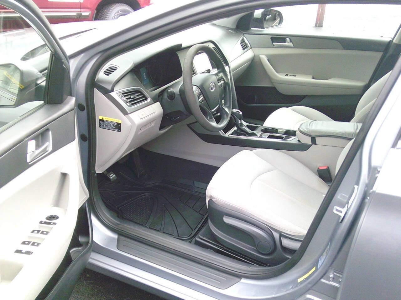 Used 2016 Hyundai Sonata SE image 8