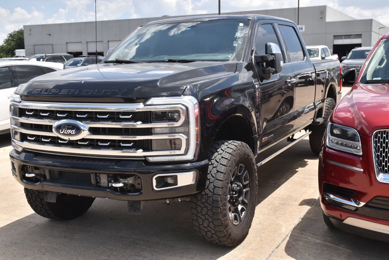 Used 2024 Ford F250 Platinum AWD/4WD image 2