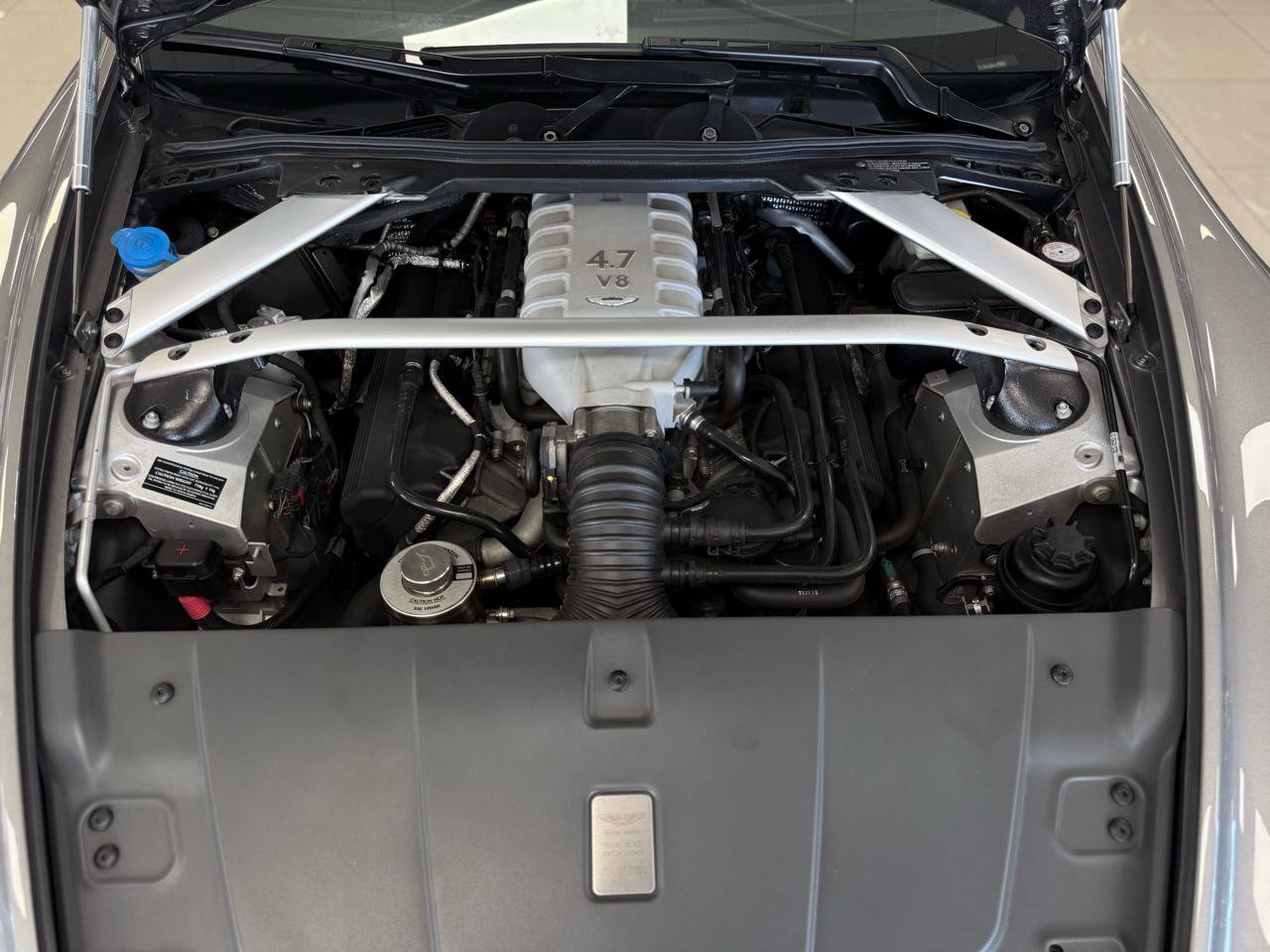 Used 2014 Aston Martin V8 Vantage Coupe image 18