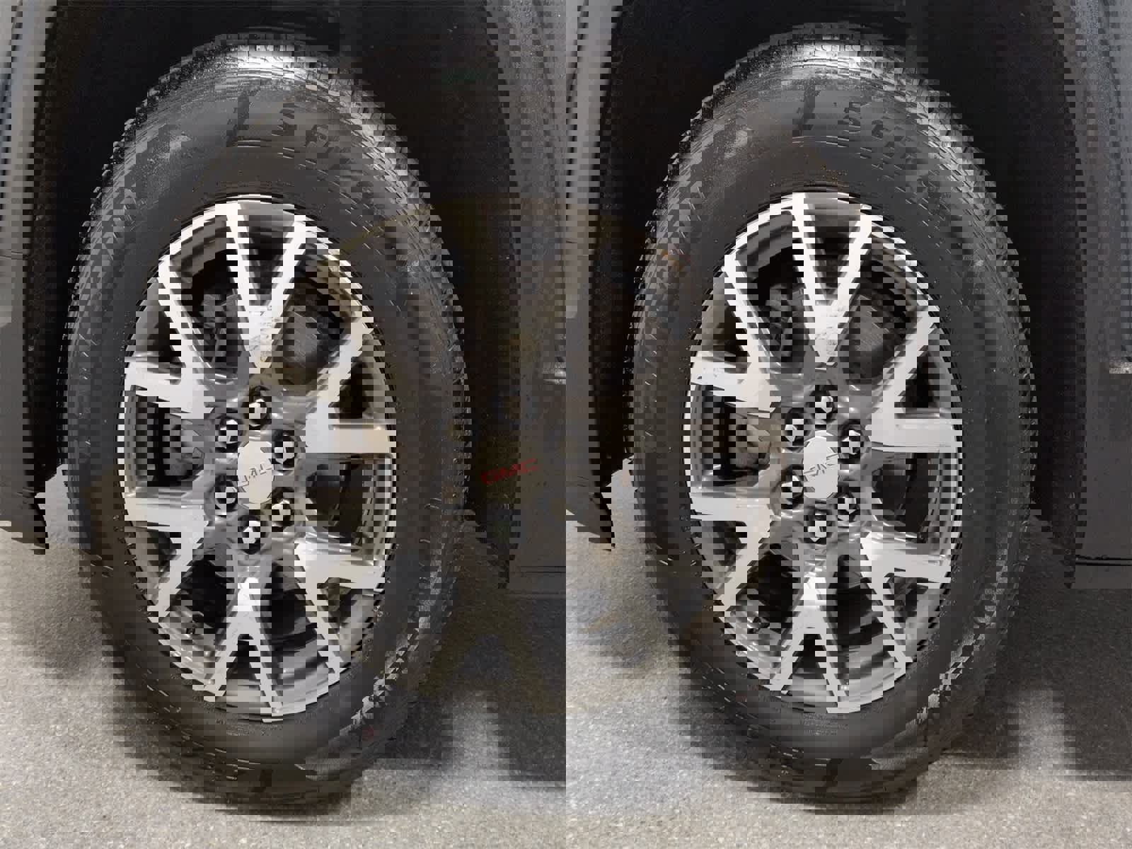 Used 2020 GMC Acadia SLE image 15