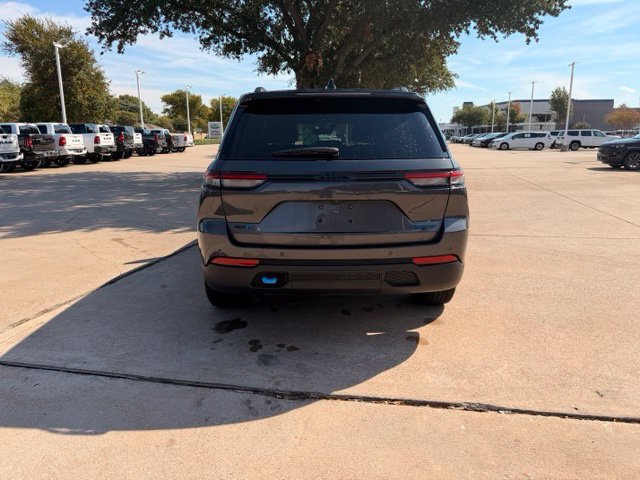 Certified 2023 Jeep Grand Cherokee Trailhawk AWD/4WD image 6