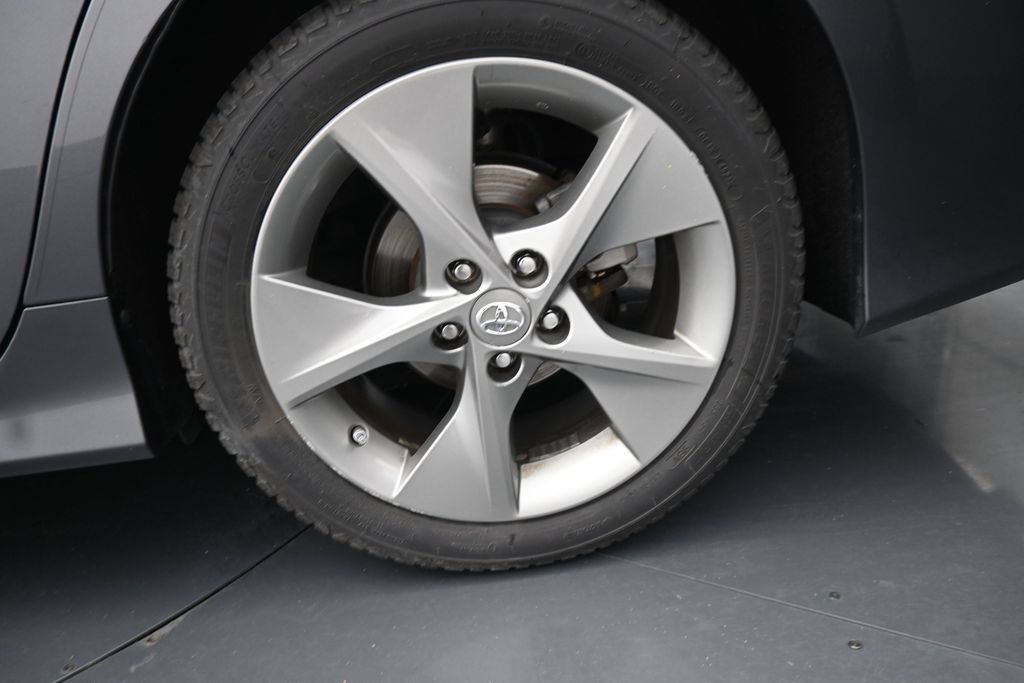 Used 2014 Toyota Camry SE w/ Leather Package FWD image 15