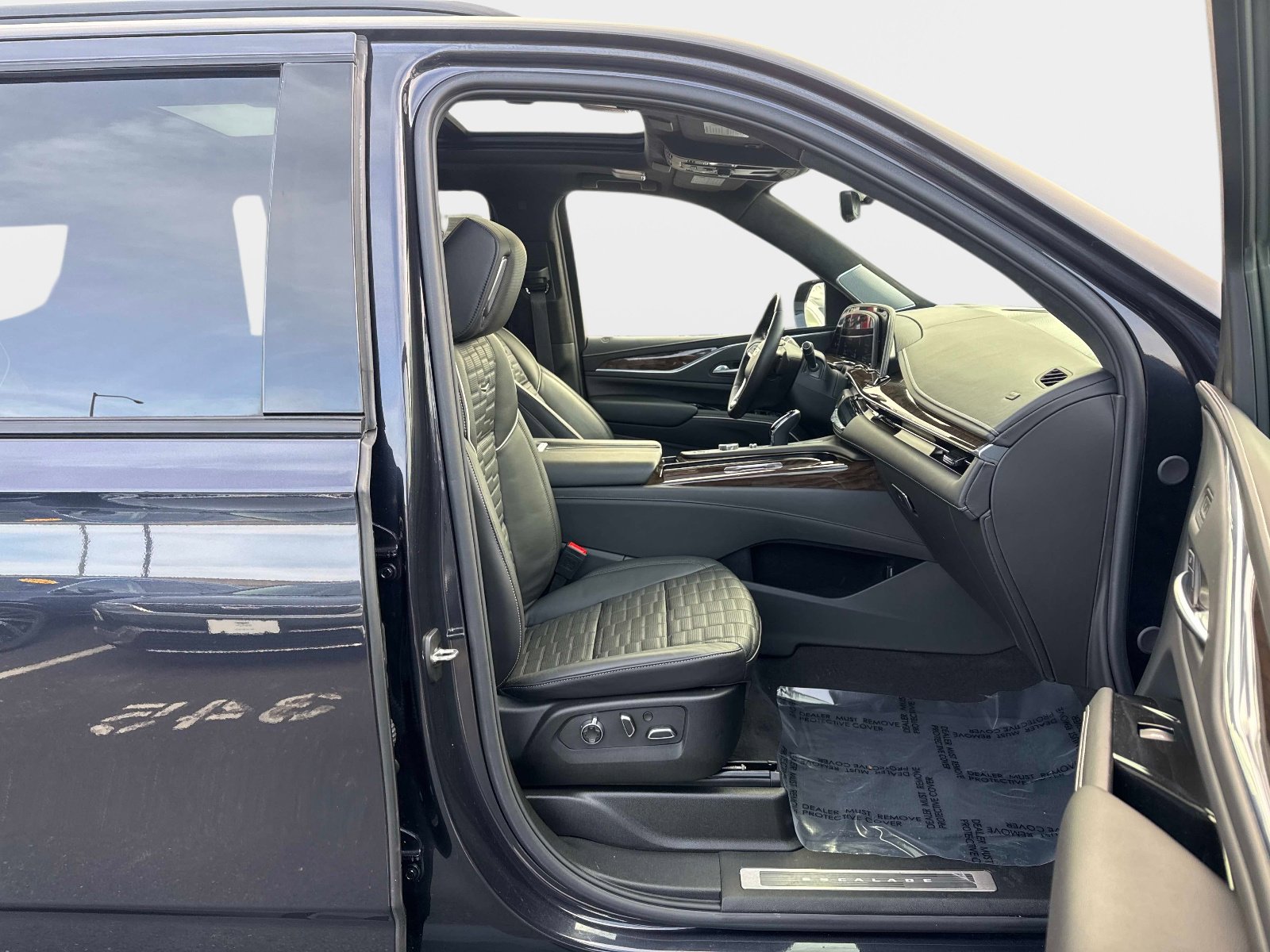 Used 2024 Cadillac Escalade ESV Sport Platinum image 15