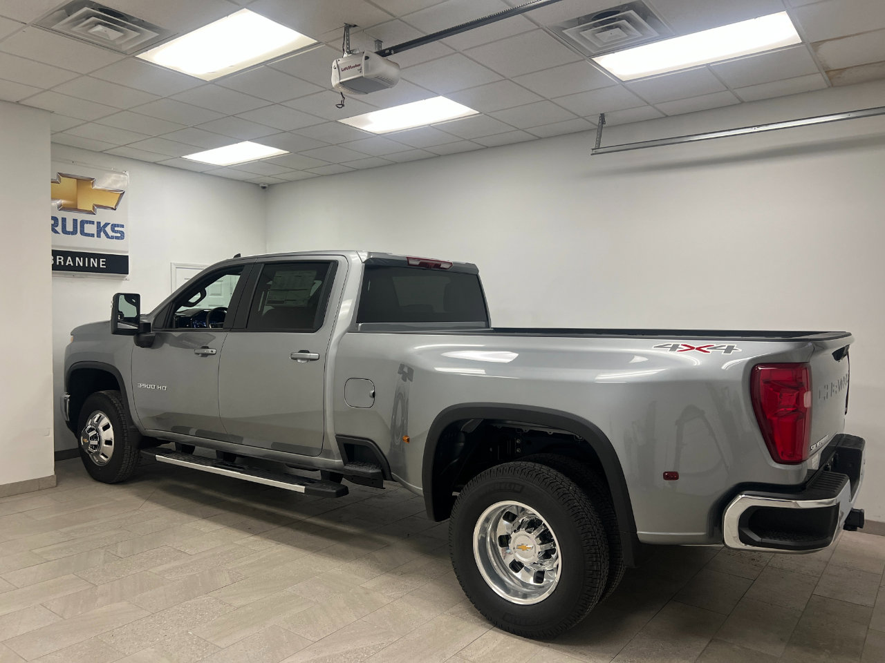 New 2026 Chevrolet Silverado 3500 LT w/ All Star Edition image 7