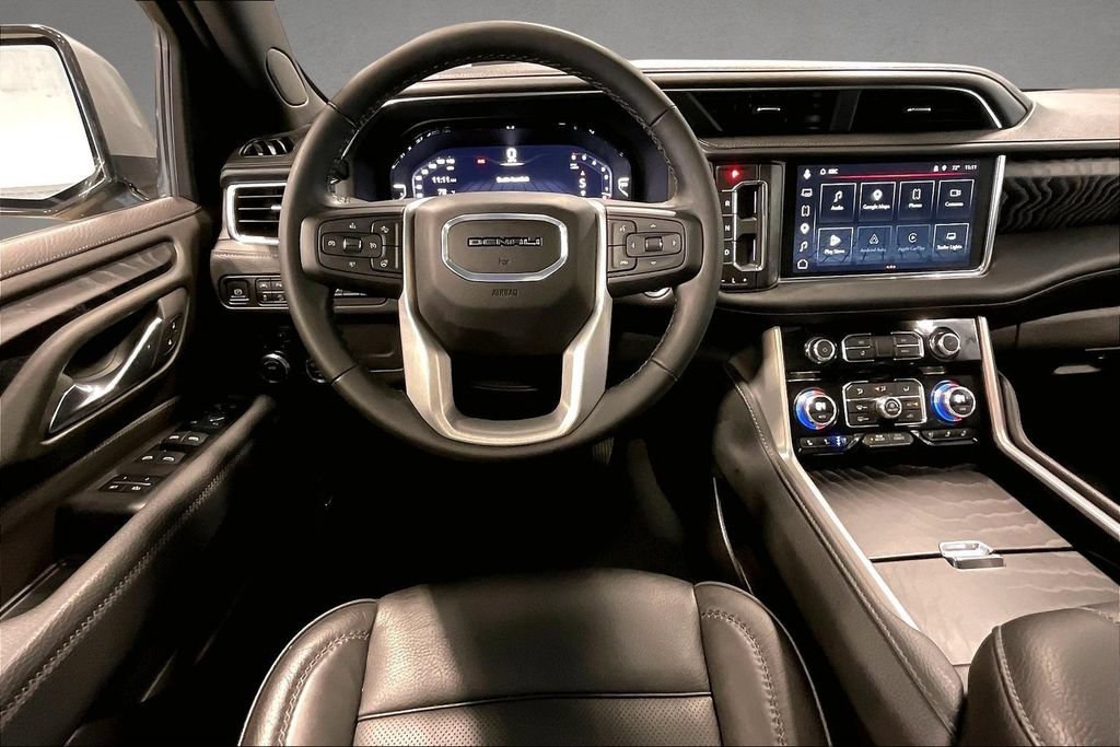 Used 2024 GMC Yukon Denali AWD/4WD image 9
