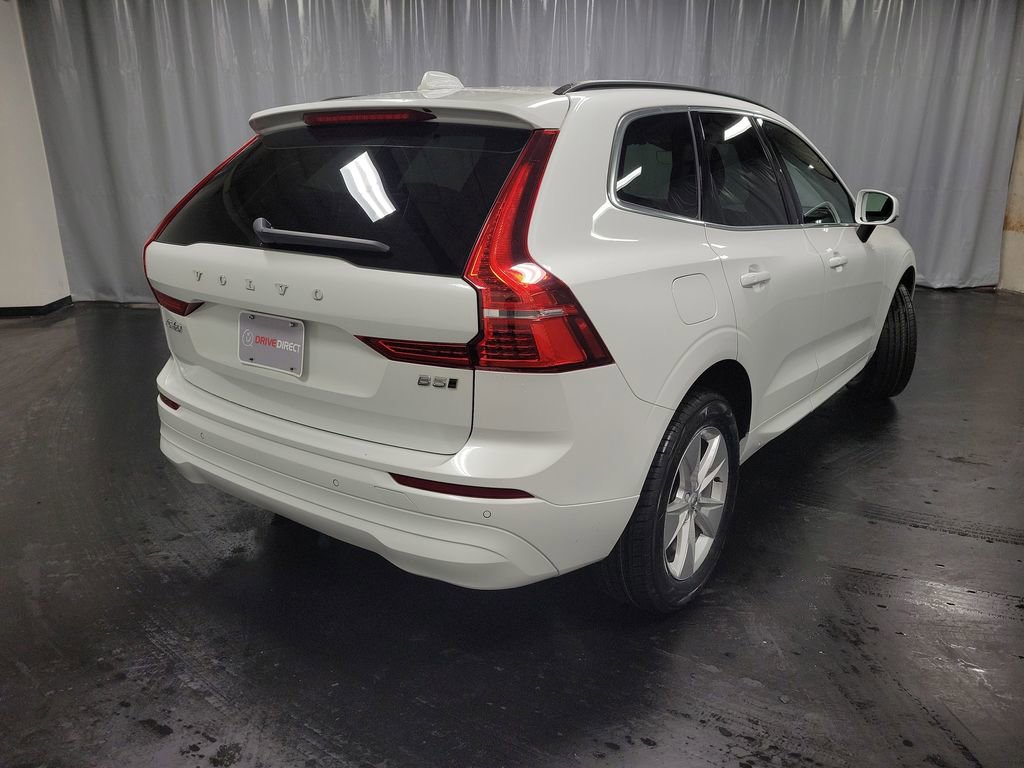 Used 2022 Volvo XC60 B5 Momentum image 8