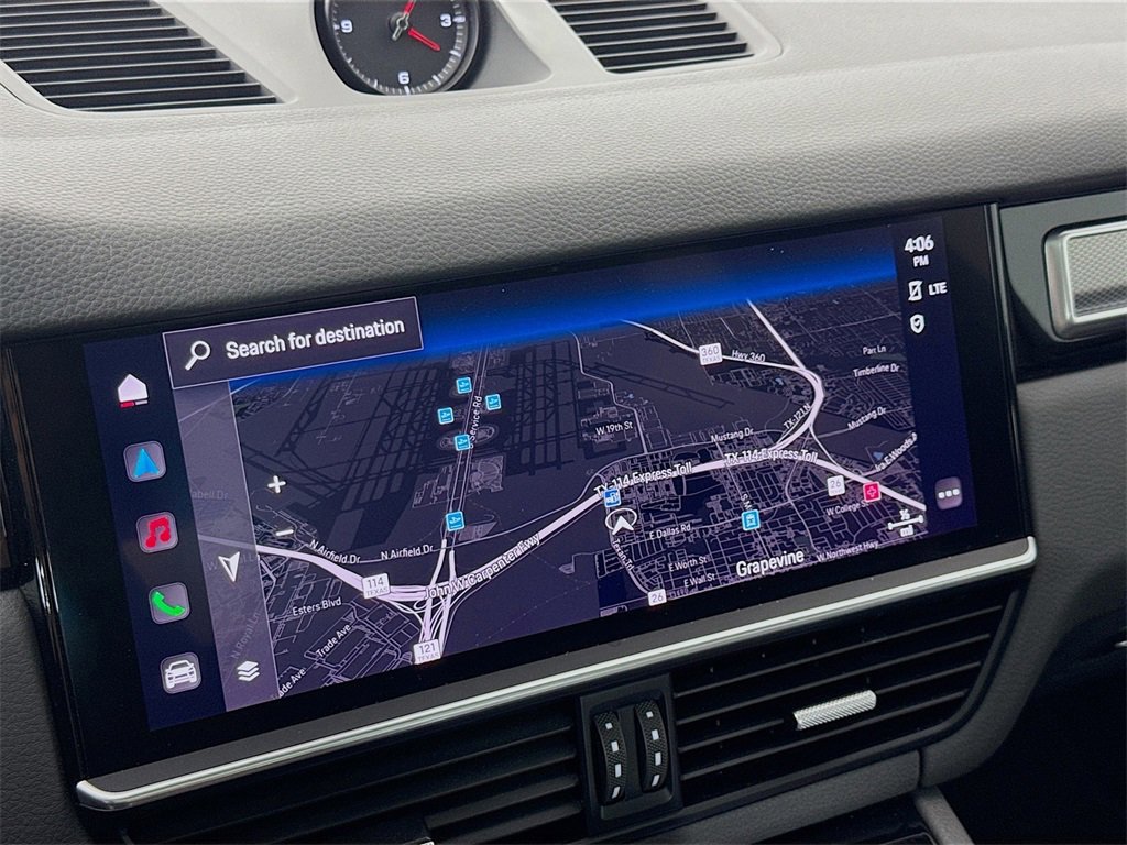 Certified 2023 Porsche Cayenne Platinum Edition image 19