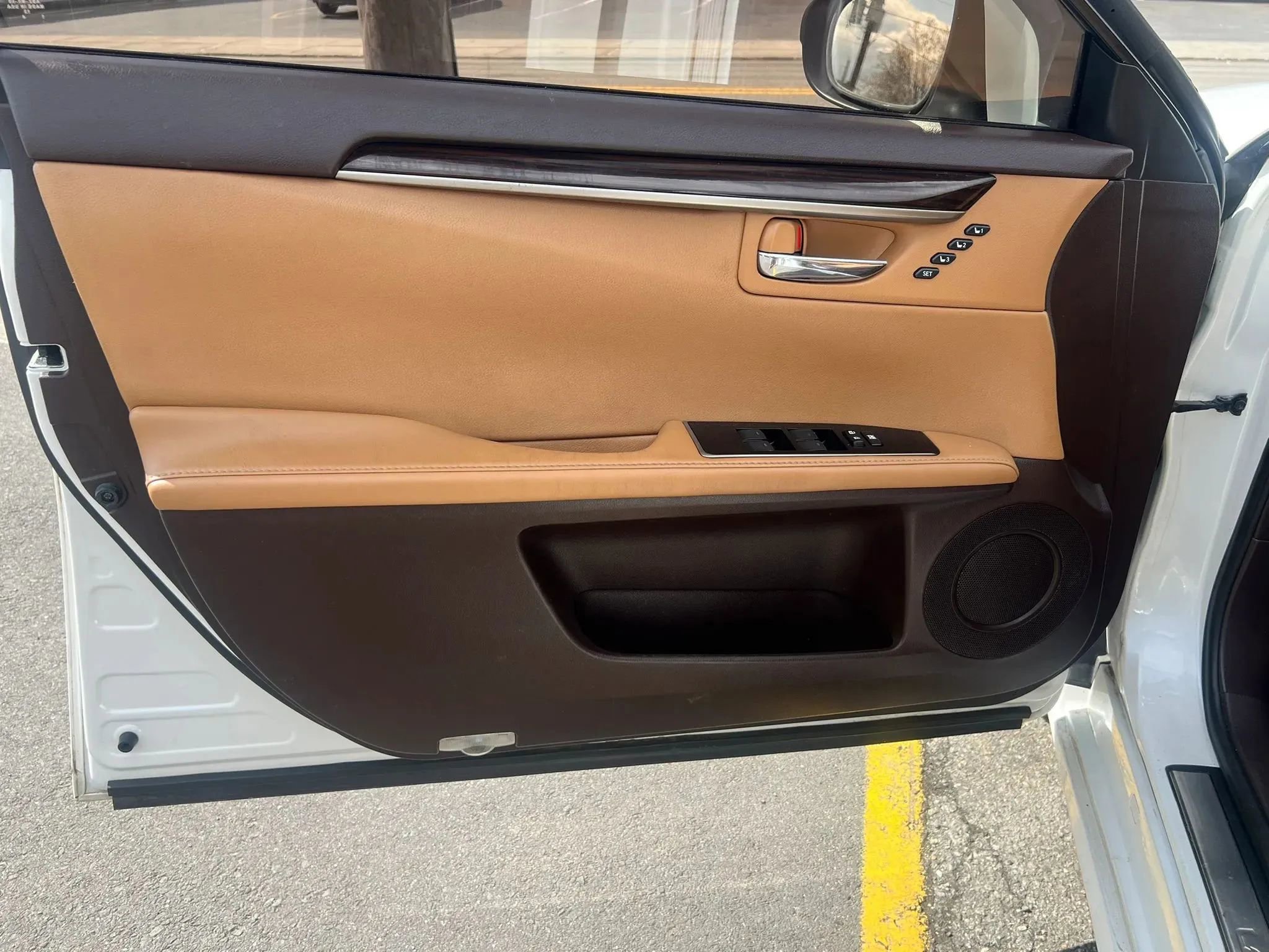 Used 2016 Lexus ES 350 FWD image 11