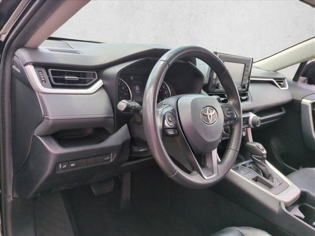 Used 2020 Toyota RAV4 XLE Premium FWD image 10