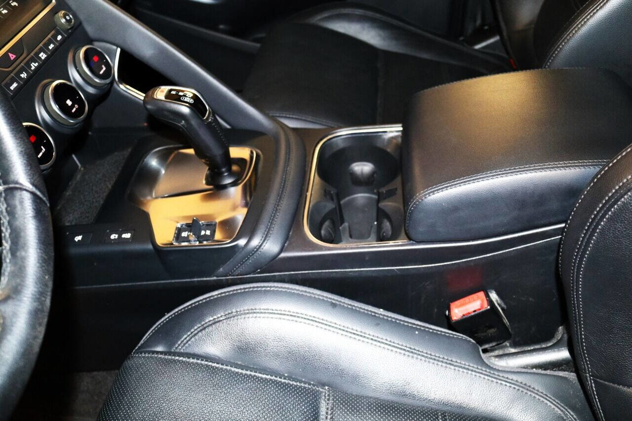 Used 2020 Jaguar E-PACE SE image 37