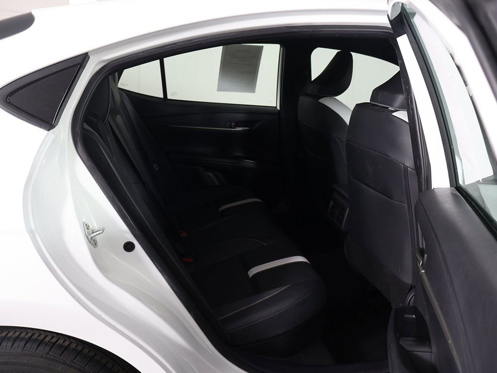 Used 2025 Toyota Camry SE image 29