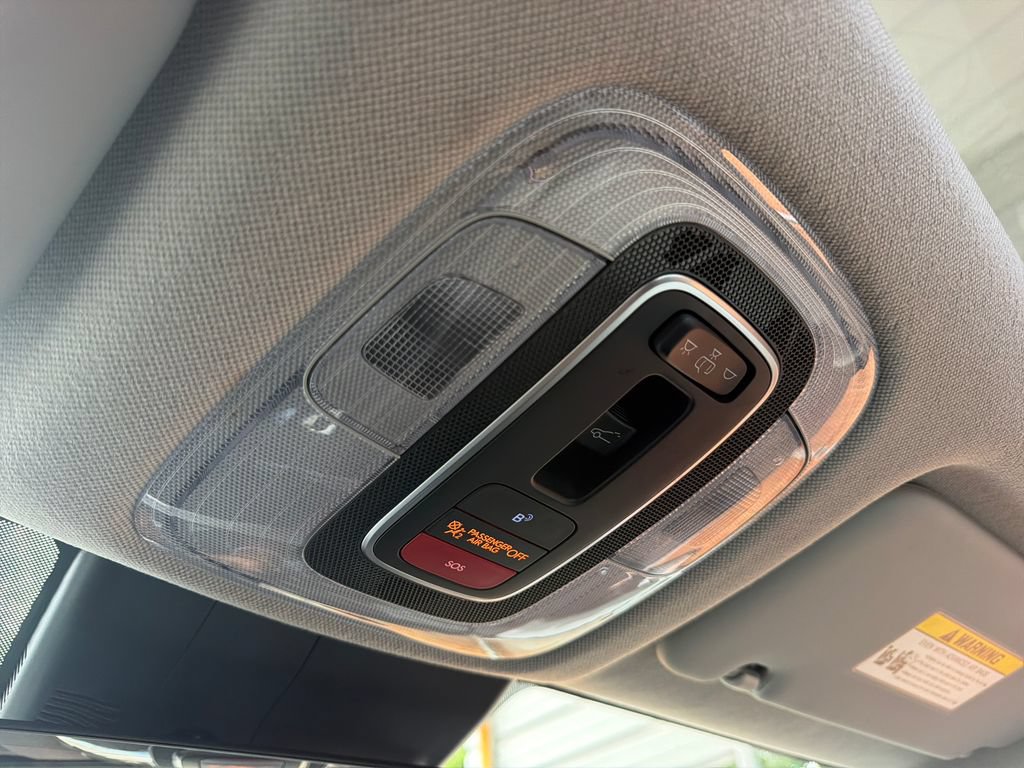 Used 2025 Hyundai Elantra Limited FWD image 29