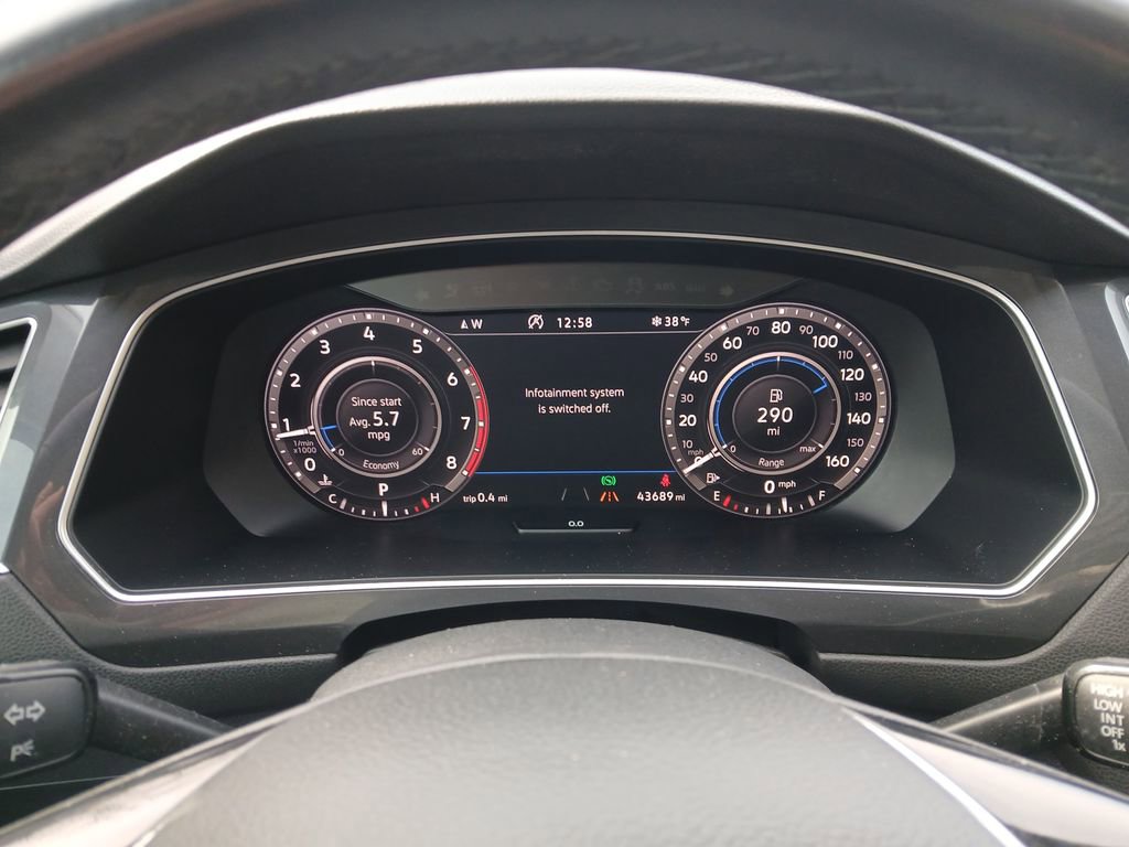 Used 2018 Volkswagen Tiguan SEL Premium image 15