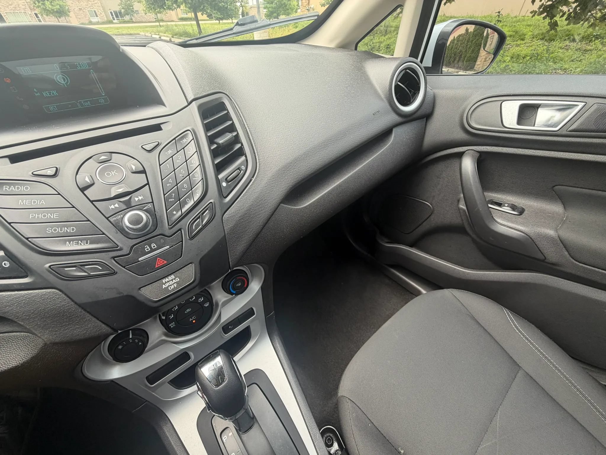 Used 2016 Ford Fiesta SE FWD image 15