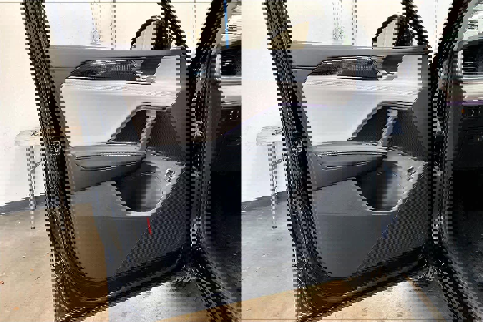 Used 2025 Volkswagen Tiguan SE image 25