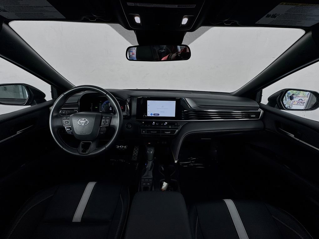 Used 2025 Toyota Camry SE image 38