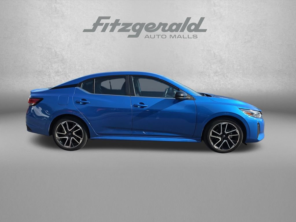 Used 2025 Nissan Sentra SR FWD image 9