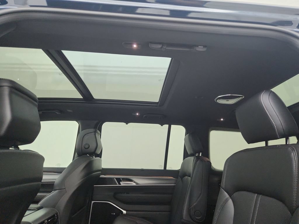 New 2026 Jeep Grand Wagoneer L Limited AWD/4WD image 31