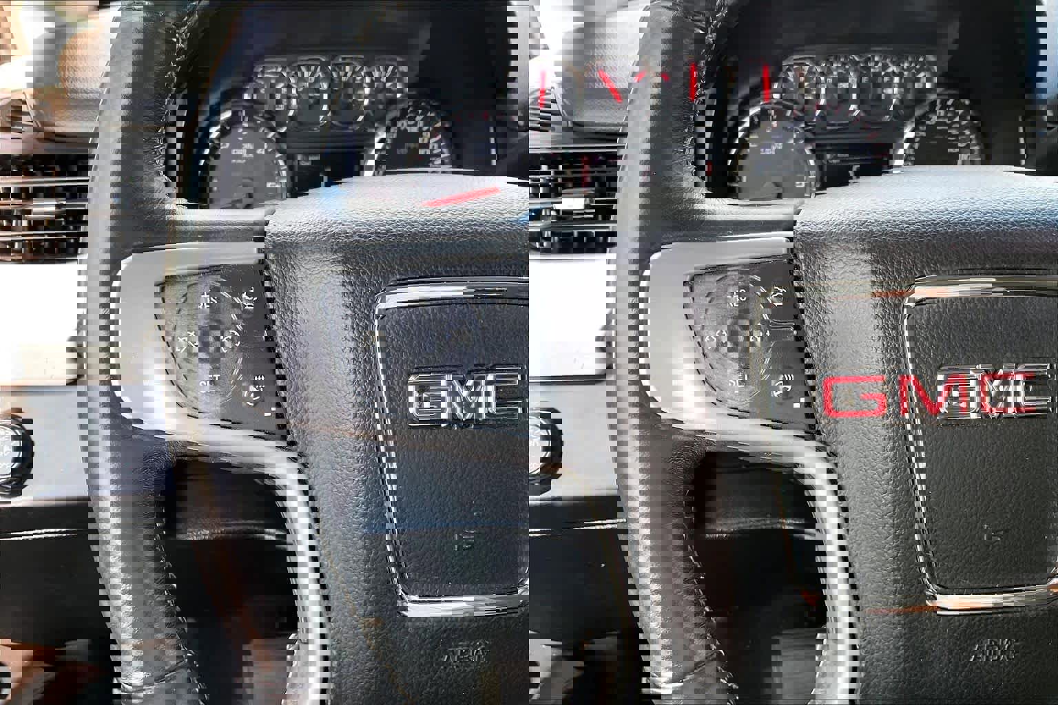 Used 2015 GMC Yukon SLT w/ Open Road Package image 23