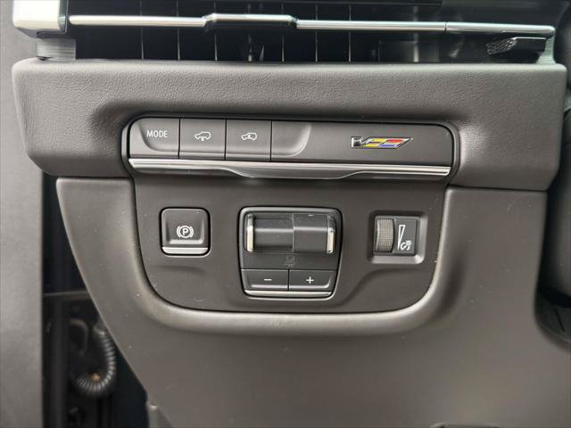 Used 2025 Cadillac Escalade ESV V AWD/4WD image 25