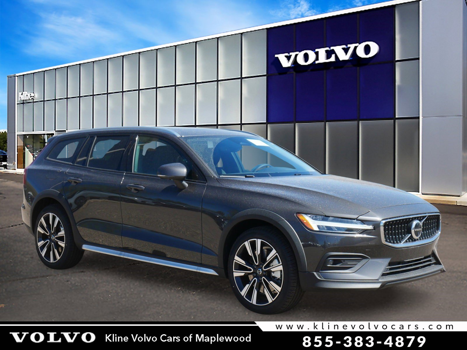 New 2025 Volvo V60 B5 Cross Country Ultra w/ Protection Package Premier