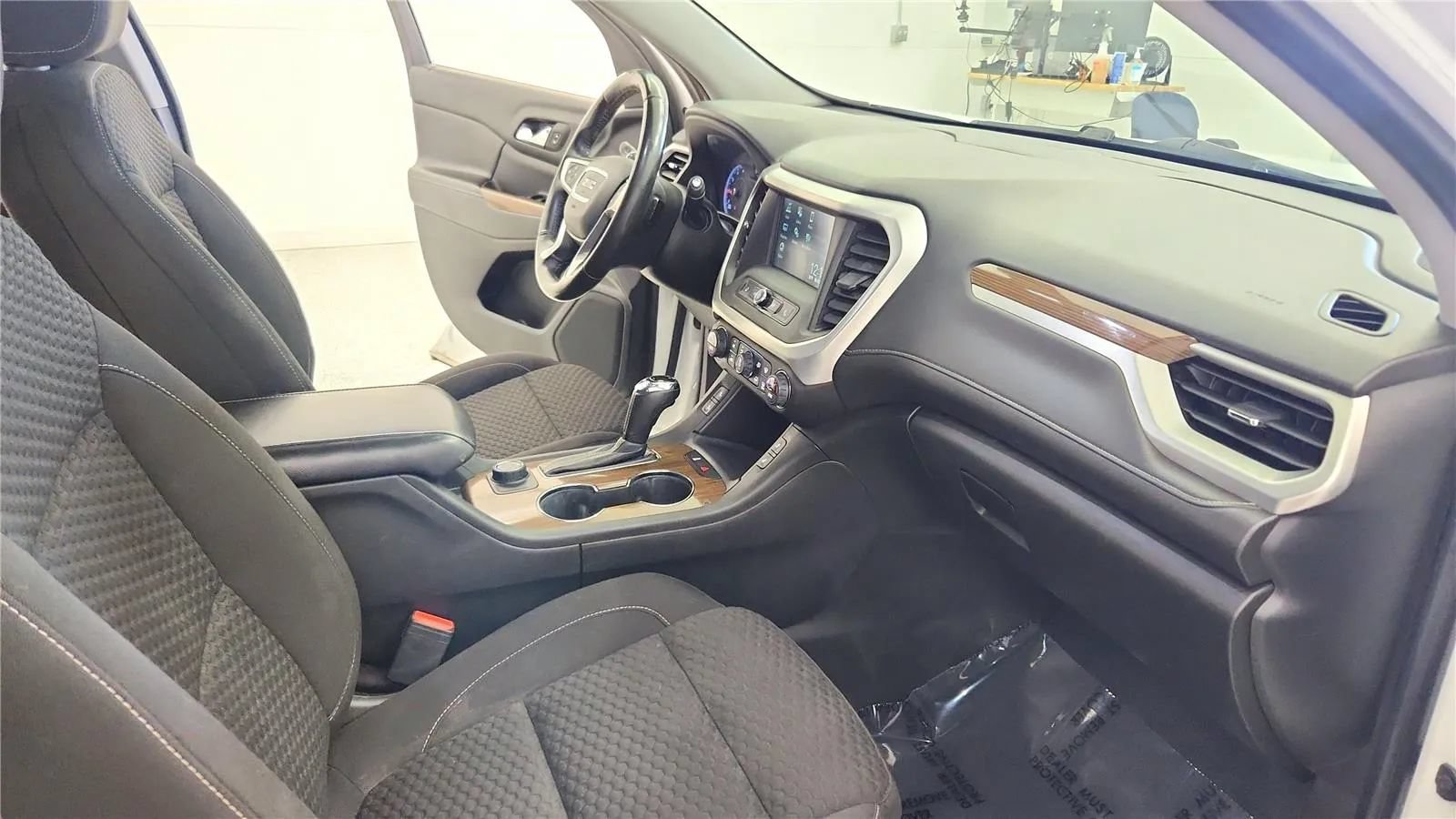 Used 2017 GMC Acadia SLE FWD image 38