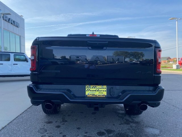 New 2026 RAM 1500 4x4 Crew Cab image 6