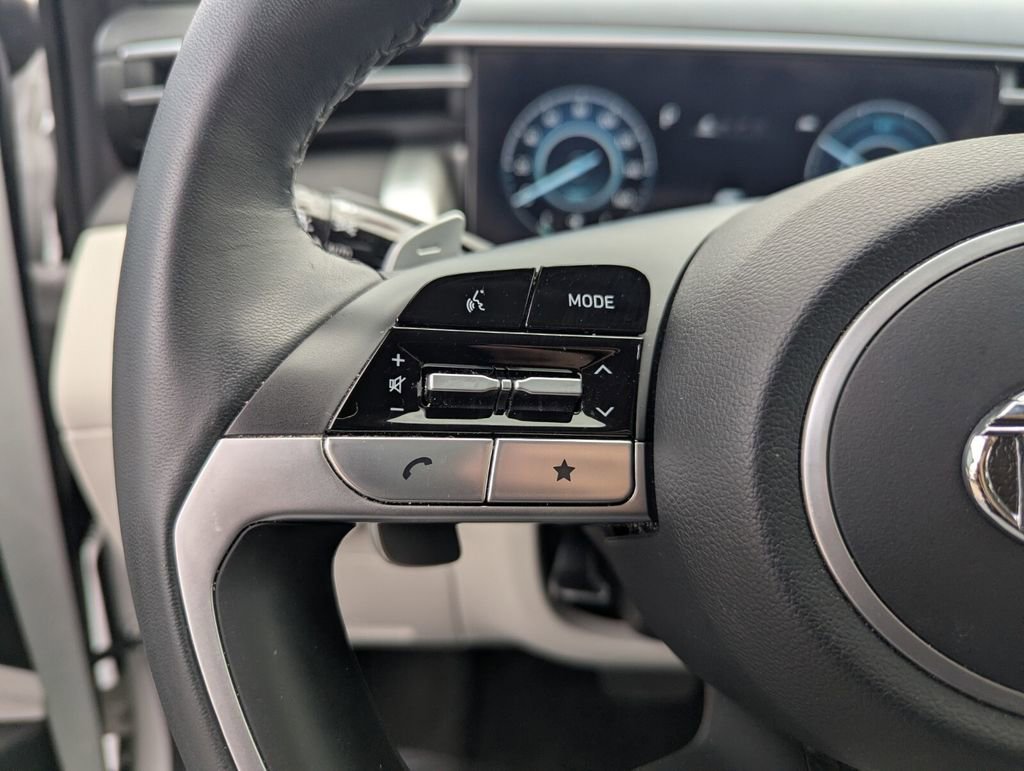 Used 2023 Hyundai Tucson Limited image 28