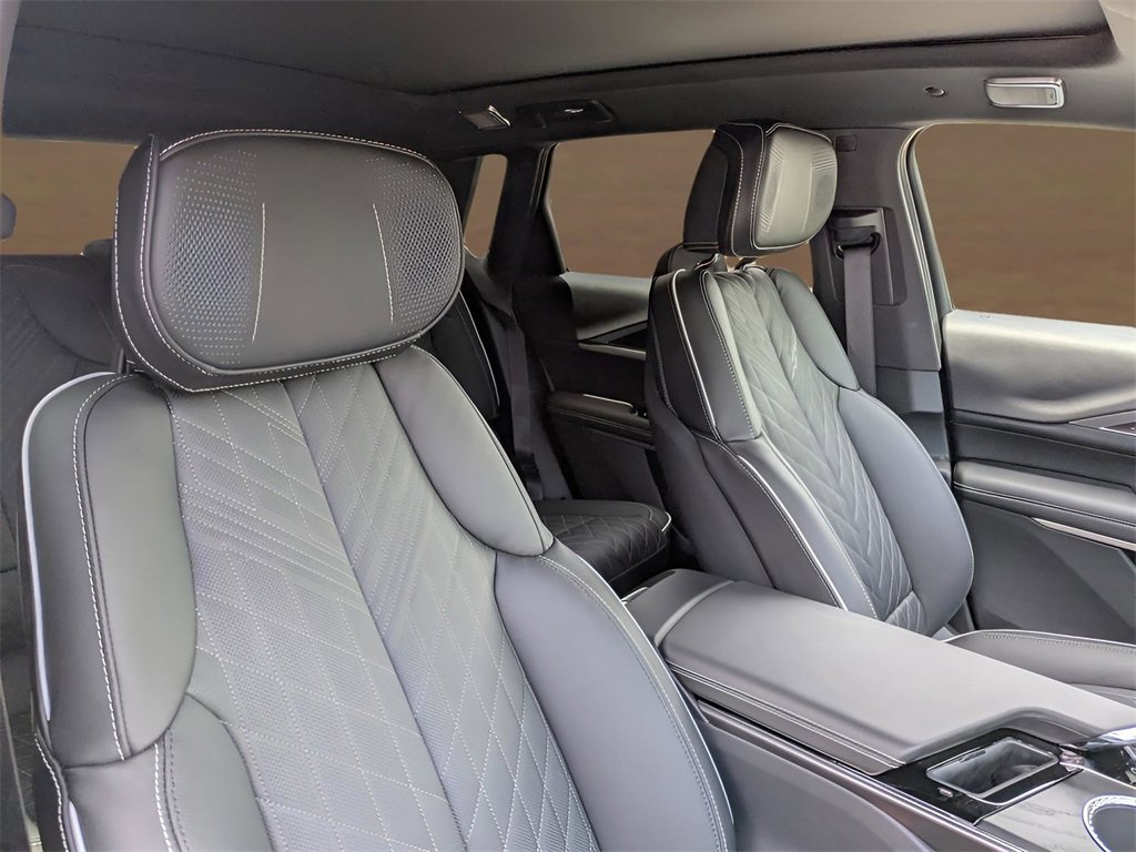 New 2026 Cadillac Lyriq V w/ LPO, Floor Liner Package image 20