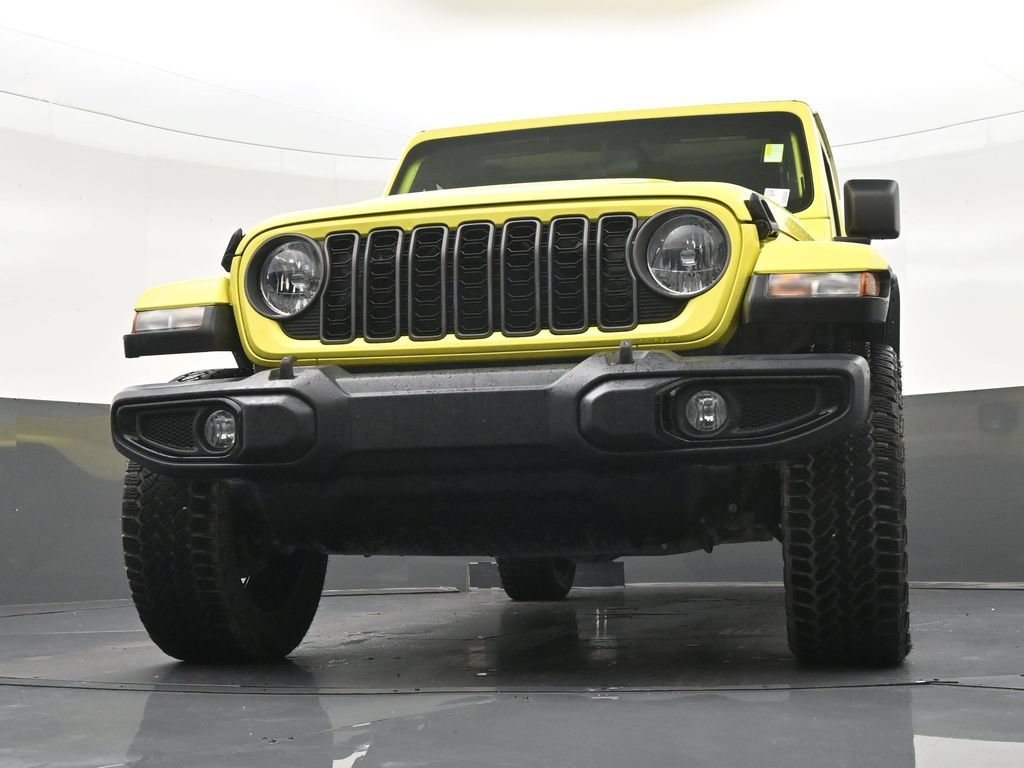 Used 2024 Jeep Gladiator Sport AWD/4WD image 30