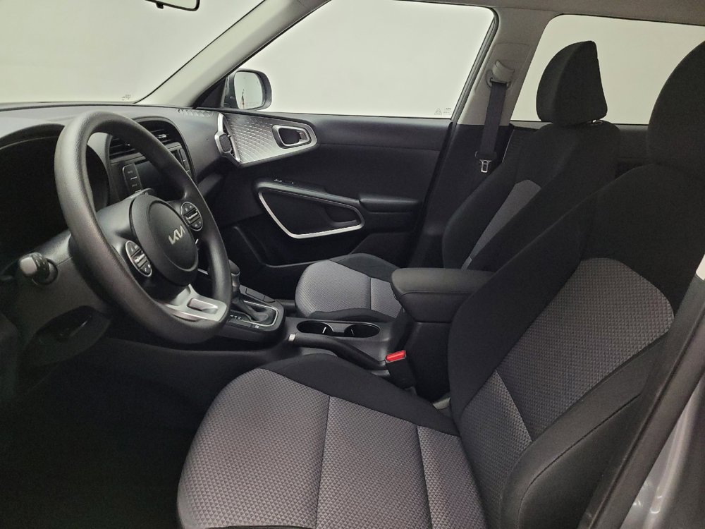 Used 2023 Kia Soul LX w/ LX Technology Package image 17