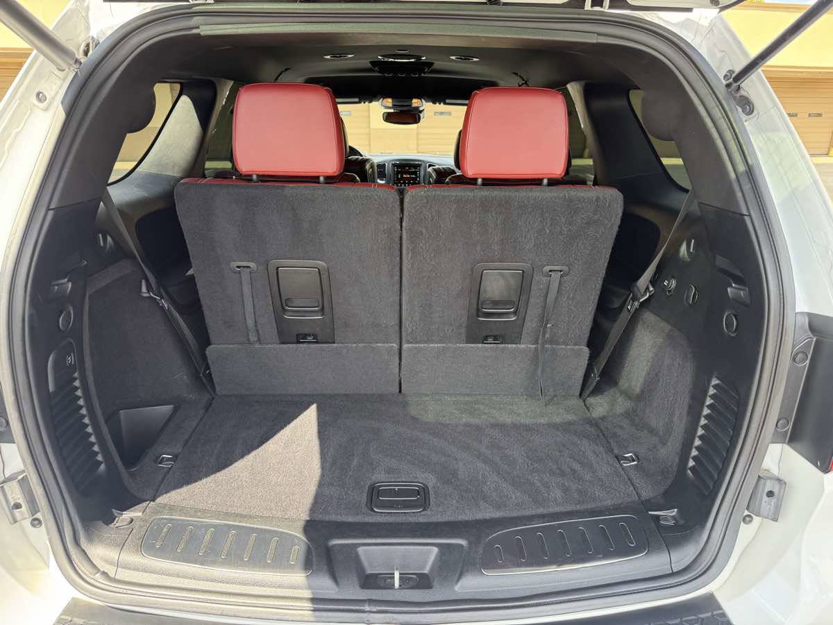 Used 2018 Dodge Durango SRT w/ Technology Group AWD/4WD image 31