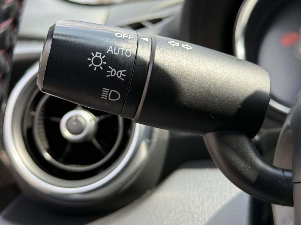 Used 2019 MAZDA MX-5 Miata RF Grand Touring image 23