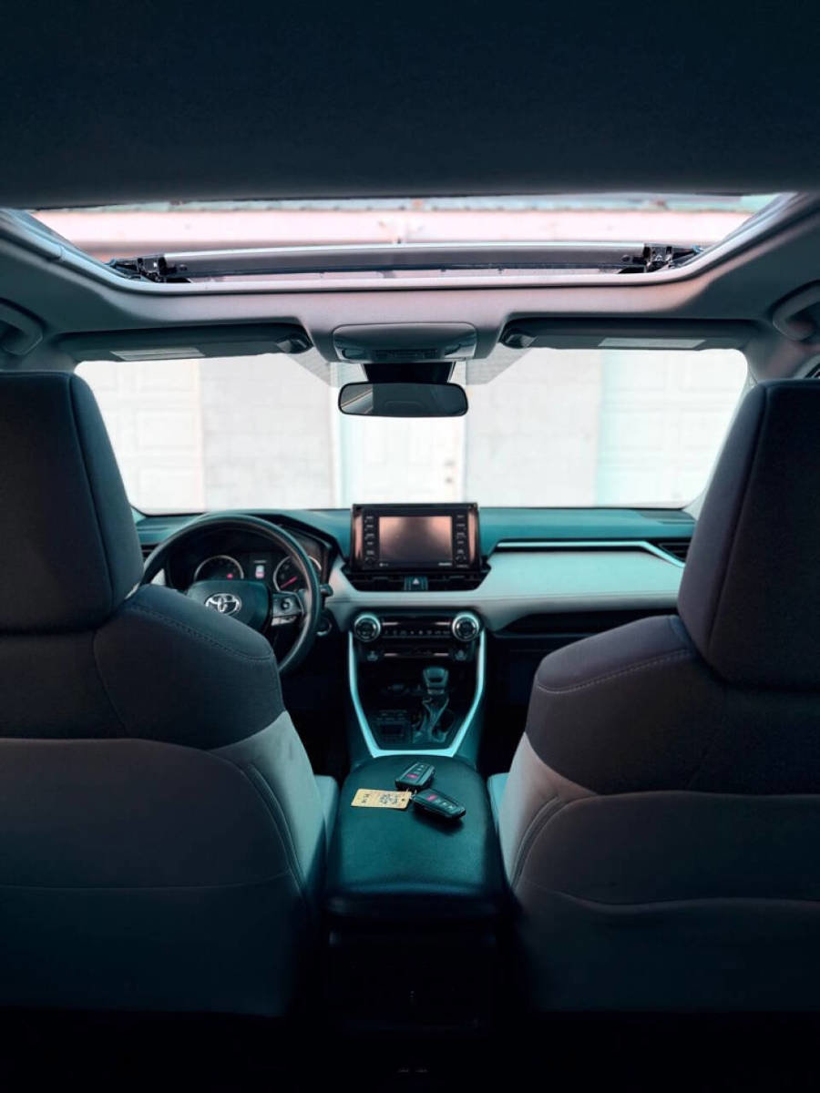 Used 2021 Toyota RAV4 XLE w/ Convenience Package image 14