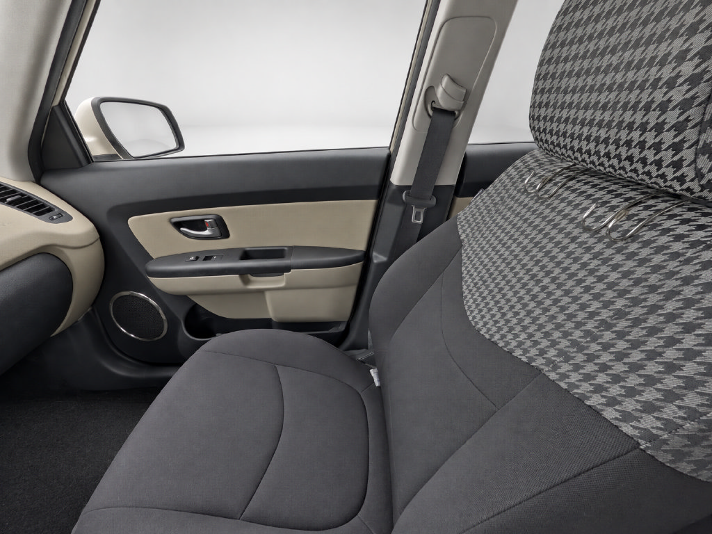 Used 2011 Kia Soul ! FWD image 14
