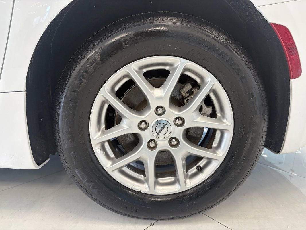 Used 2024 Chrysler Pacifica Touring-L FWD image 44