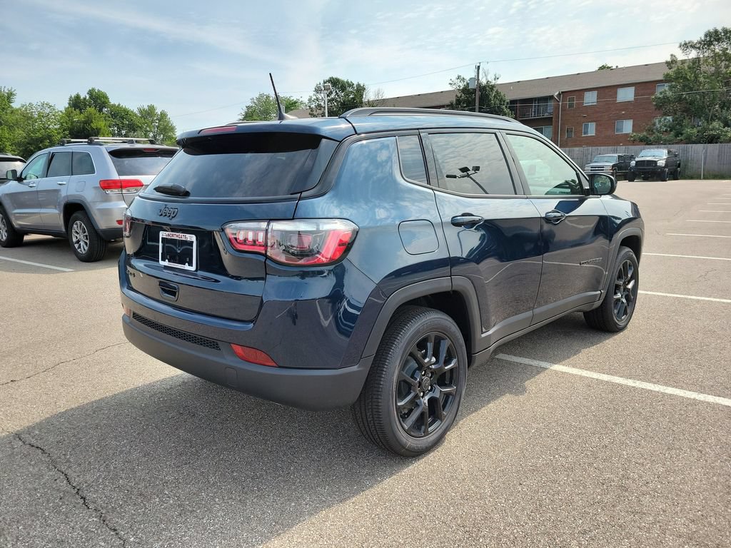 New 2026 Jeep Compass Latitude AWD/4WD image 4