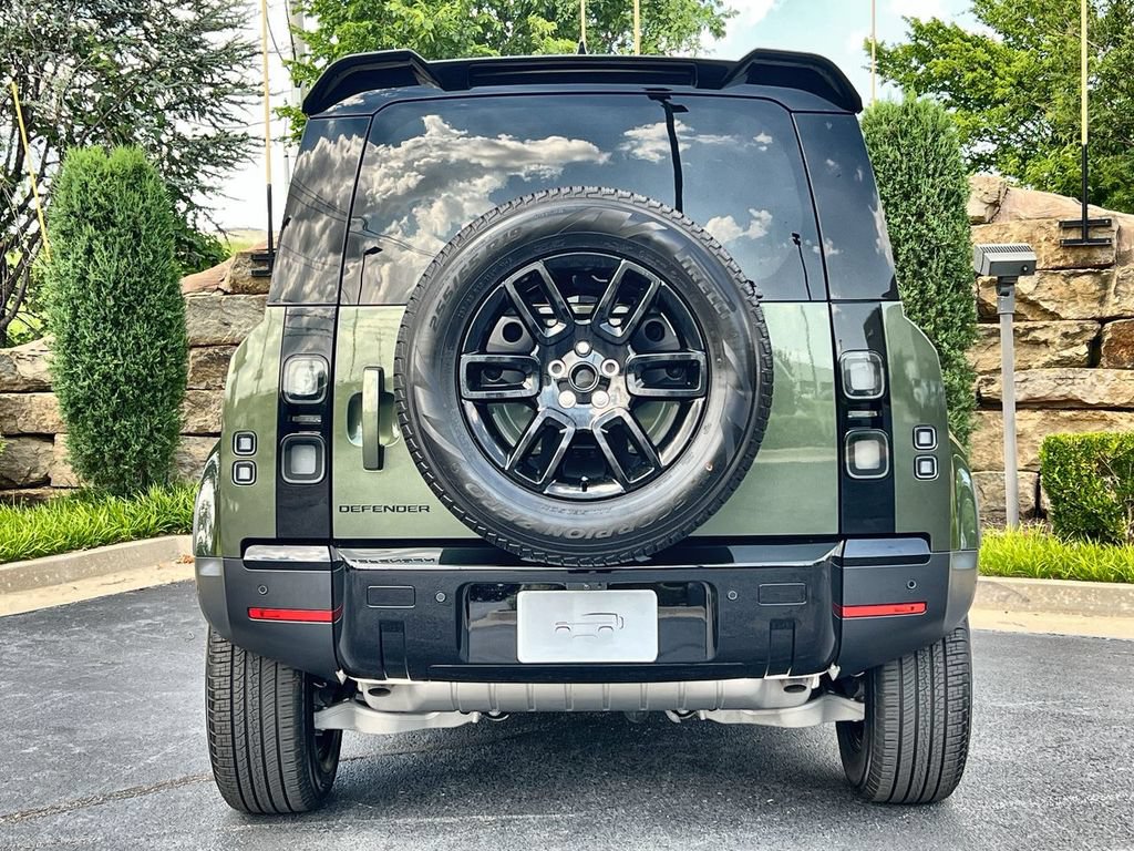 Used 2026 Land Rover Defender 110 S AWD/4WD image 4