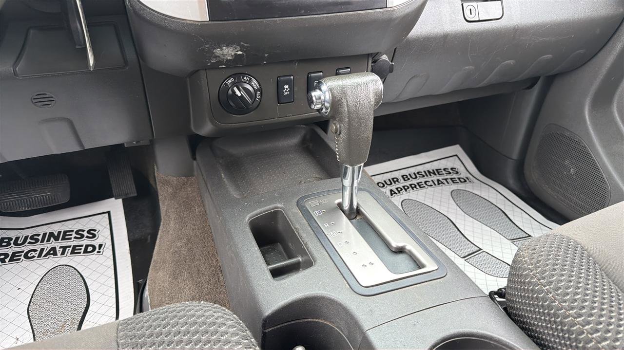 Used 2013 Nissan Frontier PRO-4X AWD/4WD image 23