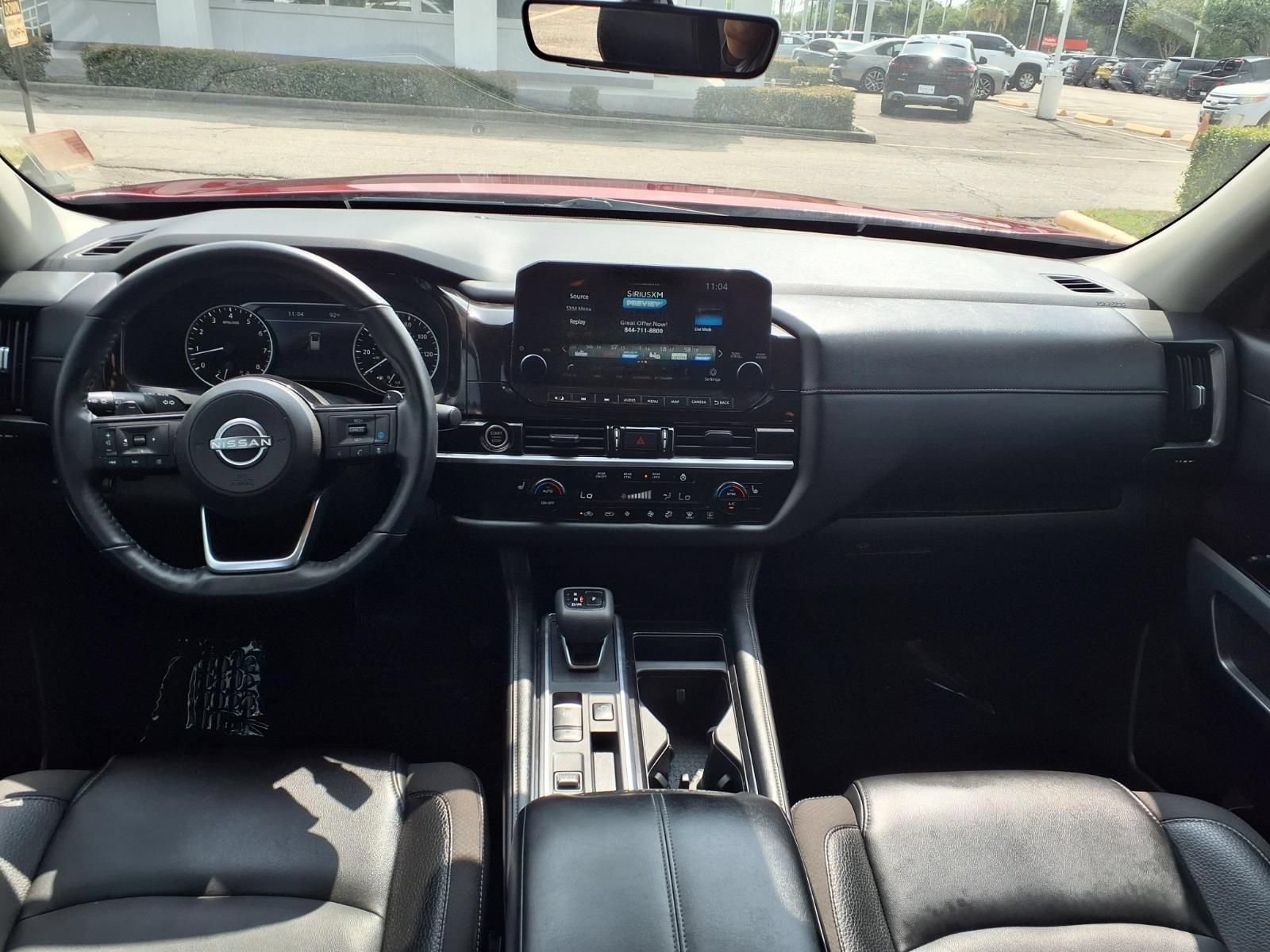 Used 2023 Nissan Pathfinder SL FWD image 3