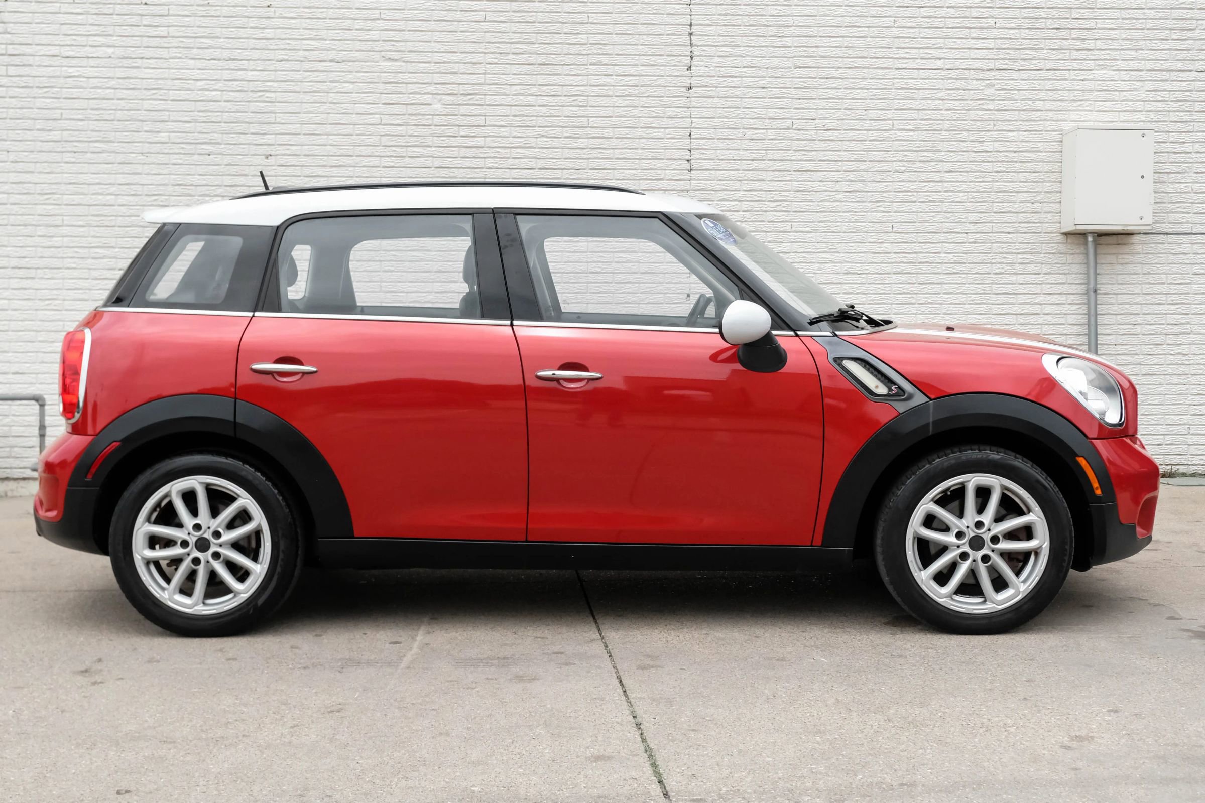 Used 2015 MINI Cooper Countryman S w/ Premium Package FWD image 6