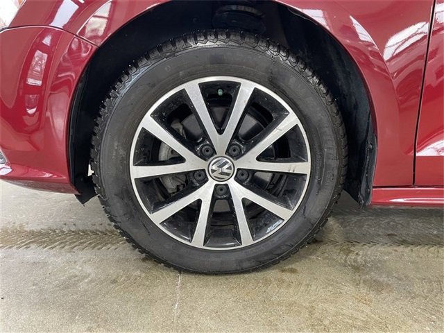 Used 2017 Volkswagen Jetta SE image 8